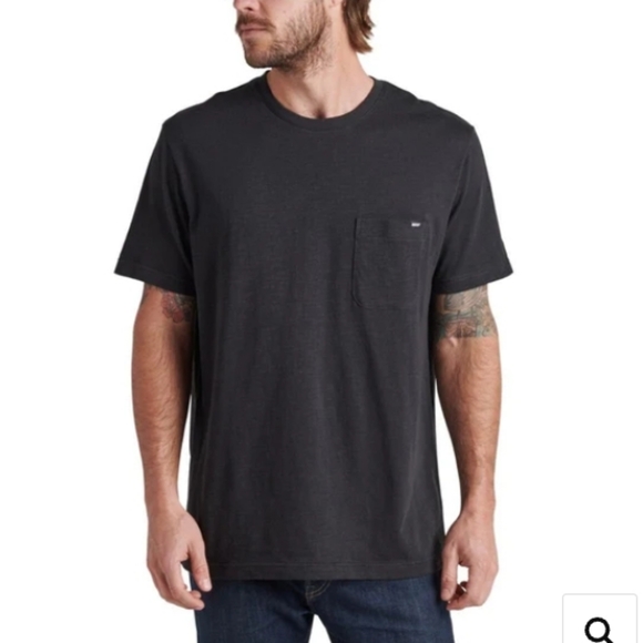 REEF NWT Black T-Shirt - Picture 1 of 5